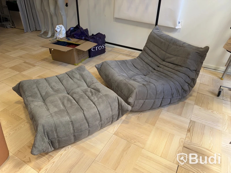 Togo Ligne Roset fåtölj med fotpall