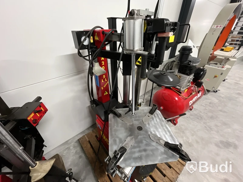 1 st. Corghi A2025 – Däckmonteringsmaskin med hjälparmar & hydraulisk klo