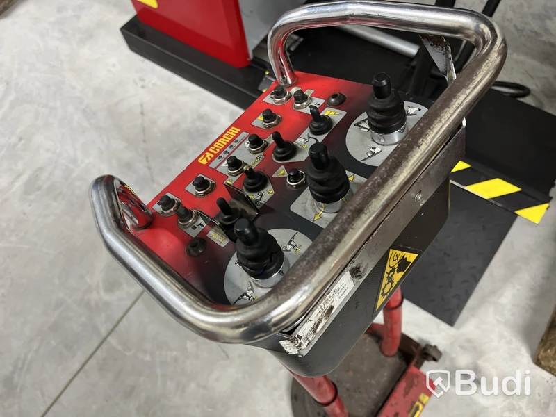 Corghi Monster AG TT – Heavy Duty däckmonteringsmaskin