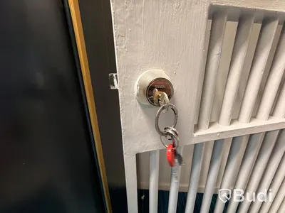 CHUBB säkerhetsdörr med nyckellås