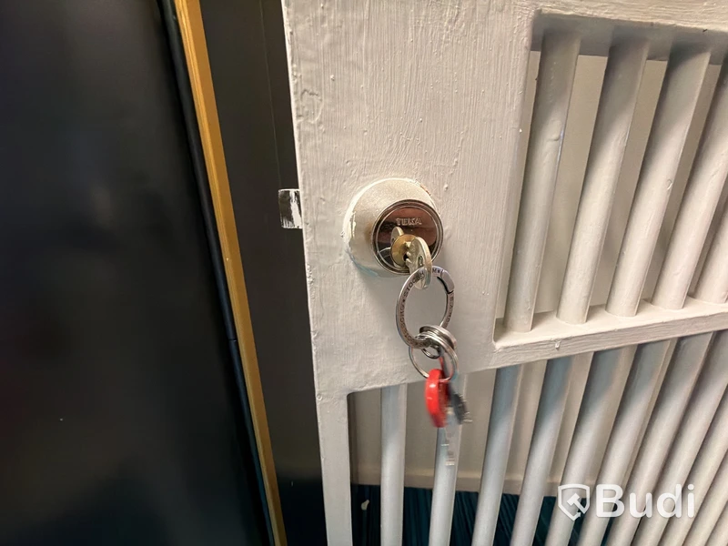 CHUBB säkerhetsdörr med nyckellås