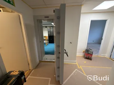 CHUBB säkerhetsdörr med nyckellås
