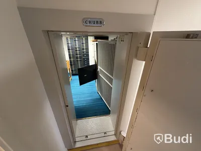 CHUBB säkerhetsdörr med nyckellås