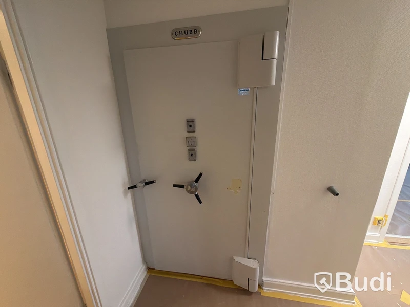 CHUBB säkerhetsdörr med nyckellås