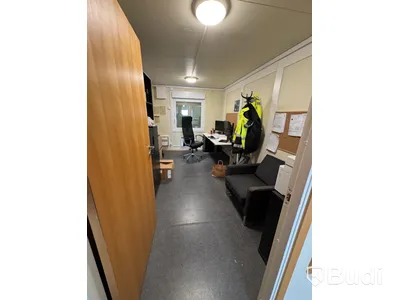 Kontorsbarack / Byggbod (sammansatt modulsystem) – Flera kontorsrum & fikarum