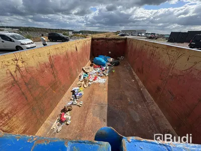 Blå lastväxlarcontainer