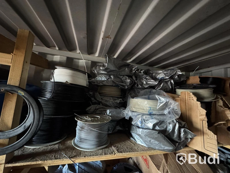 Större parti plastsvetstråd på rulle för extrudersvetsning (PE / PP)