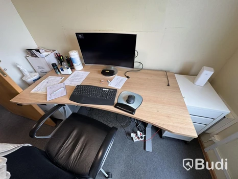 Höj- & sänkbart skrivbord, Samsung skärm 27"