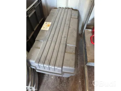 Låda med stöd- och styrrullar
