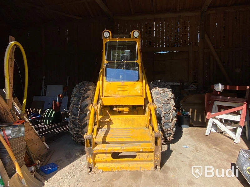 Baklastare Volvo BM 620 med redskap
