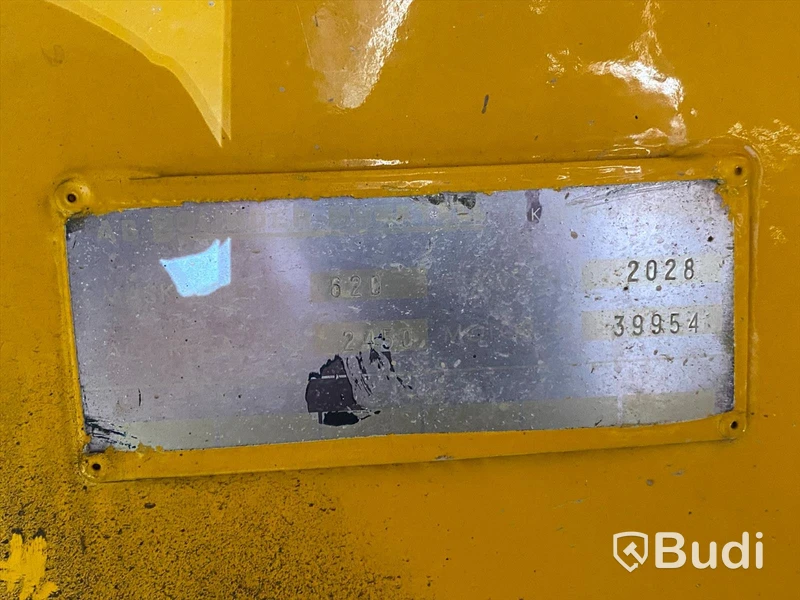 Baklastare Volvo BM 620 med redskap