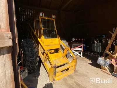 Baklastare Volvo BM 620 med redskap