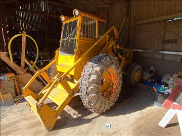Baklastare Volvo BM 620 med redskap