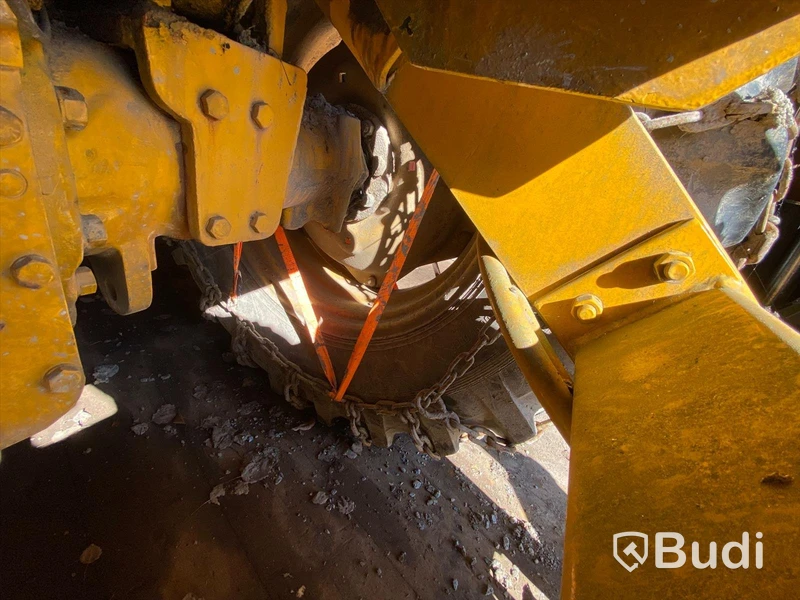 Baklastare Volvo BM 620 med redskap