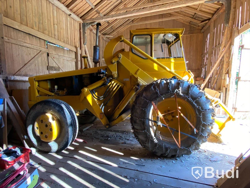 Baklastare Volvo BM 620 med redskap