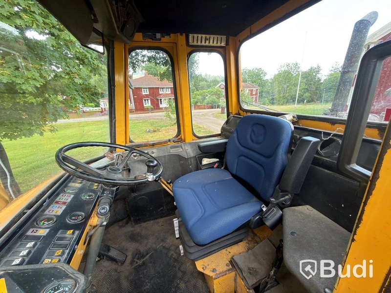 Hjullastare Volvo BM4400 årsmodell 1985