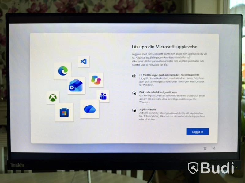 Lenovo IdeaPad 3 med Lenovo ThinkVision 24” skärm och tillbehör