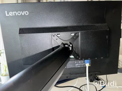 Lenovo IdeaPad 3 med Lenovo ThinkVision 24” skärm och tillbehör