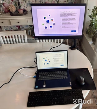 Lenovo IdeaPad 3 med Lenovo ThinkVision 24” skärm och tillbehör