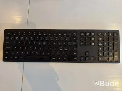 Lenovo IdeaPad 3 med 24” skärm, USB-C-hubb/stativ och tillbehör