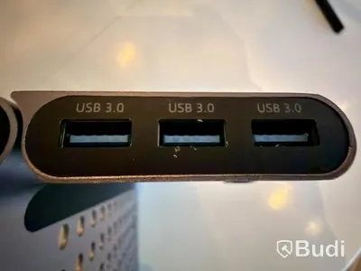 Lenovo IdeaPad 3 med 24” skärm, USB-C-hubb/stativ och tillbehör