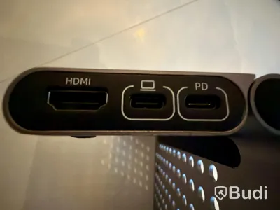 Lenovo IdeaPad 3 med 24” skärm, USB-C-hubb/stativ och tillbehör