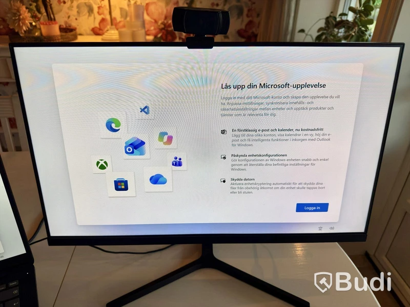 Lenovo IdeaPad 3 med 24” skärm, USB-C-hubb/stativ och tillbehör