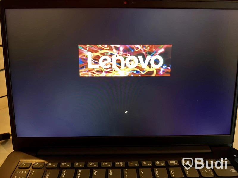 Lenovo IdeaPad 3 med MSI Optix 24” gamingskärm och tillbehör