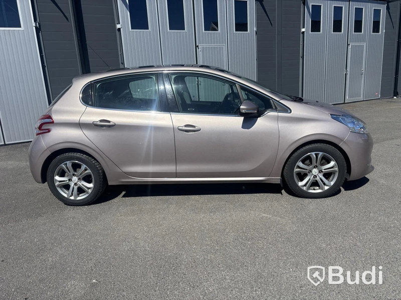 Peugeot C 208 -2012 | 1.2 BENSIN