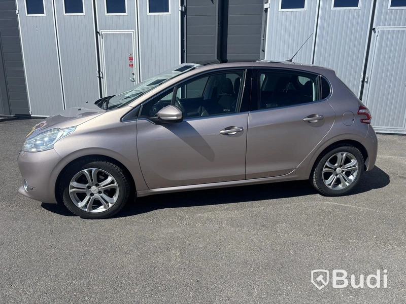 Peugeot C 208 -2012 | 1.2 BENSIN