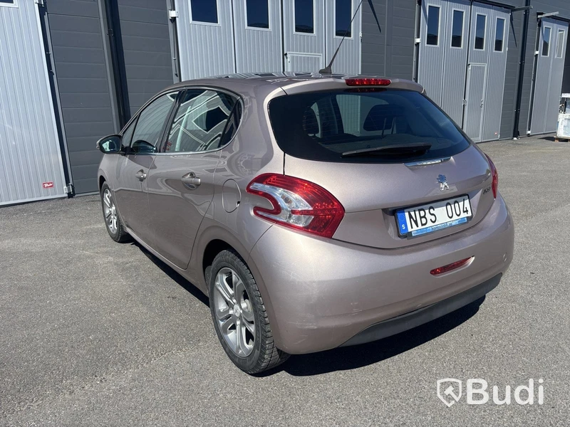 Peugeot C 208 -2012 | 1.2 BENSIN