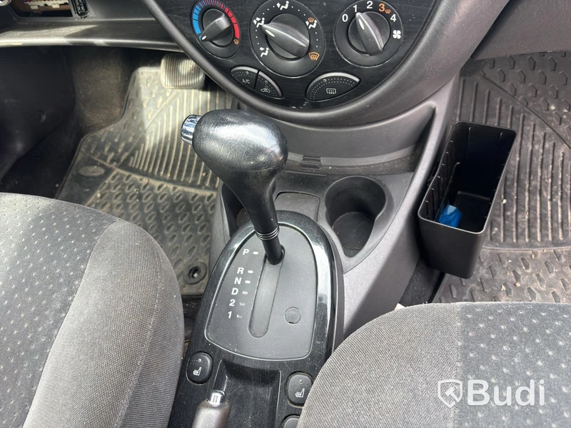 Ford DNW FOCUS -2002 | BENSIN Automat