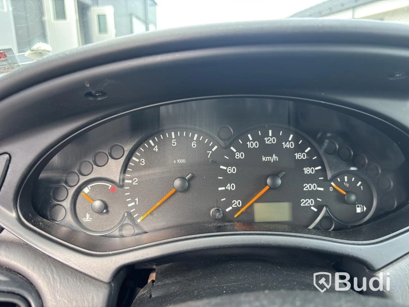 Ford DNW FOCUS -2002 | BENSIN Automat