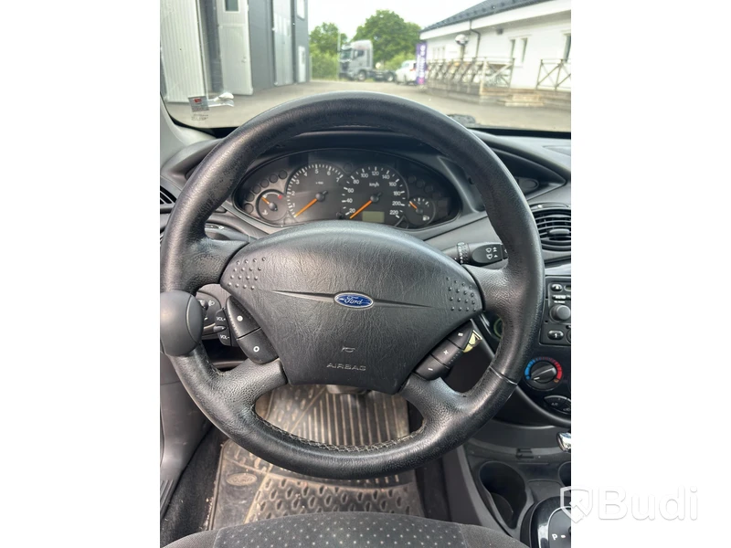 Ford DNW FOCUS -2002 | BENSIN Automat