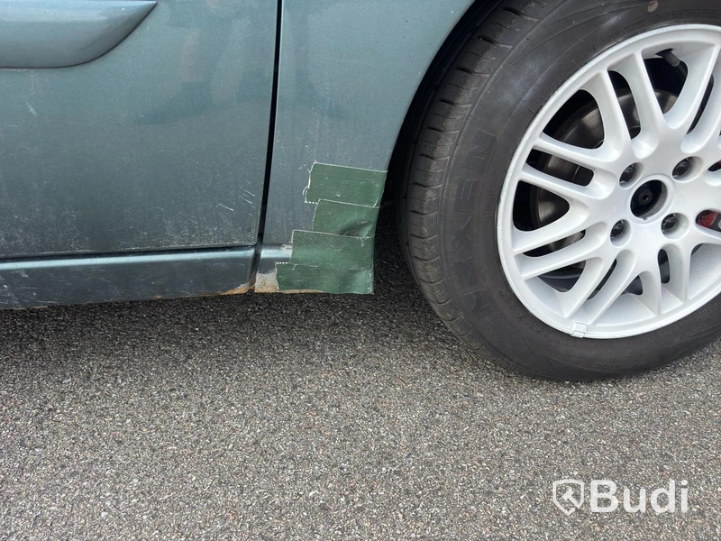 Ford DNW FOCUS -2002 | BENSIN Automat