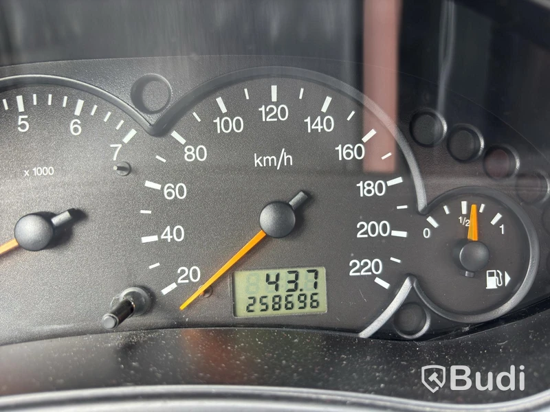 Ford DNW FOCUS -2002 | BENSIN Automat