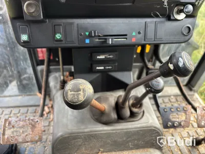 MF 375 4WD Quicke lastare 1990 Modell: 375 Övrigt