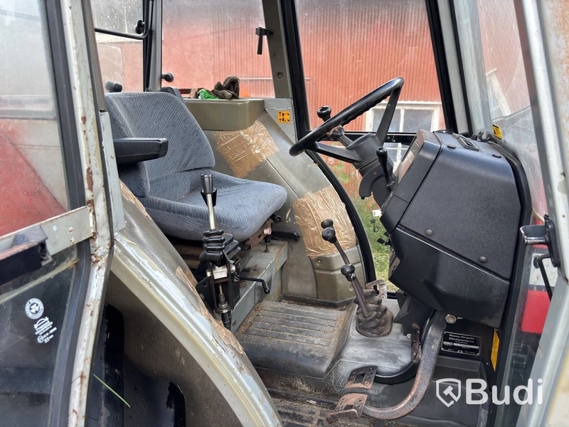 MF 375 4WD Quicke lastare 1990 Modell: 375 Övrigt