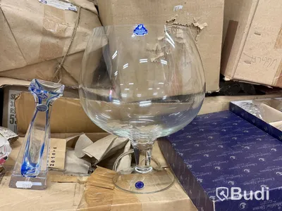 Stort parti diverse glas/ kristall och porslin, bl.a. Dyatkovo Crystal