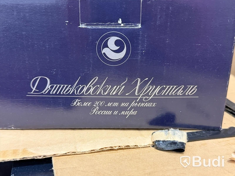 Stort parti diverse glas/ kristall och porslin, bl.a. Dyatkovo Crystal