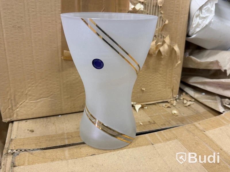 Stort parti diverse glas/ kristall och porslin, bl.a. Dyatkovo Crystal