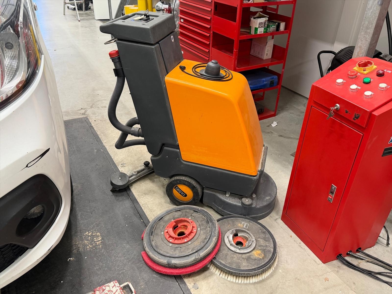 Golvskurmaskin TASKI CO 600, batteri, 24 V
