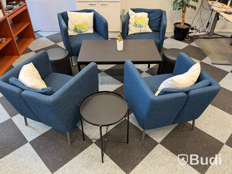 Loungemöbler - 4 st fåtölj, bord samt 2 pall, bl.a. IKEA