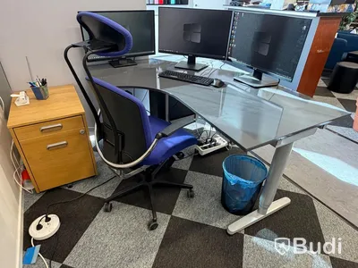 Skrivbord IKEA, höj- och sänkbart samt stol och hurts