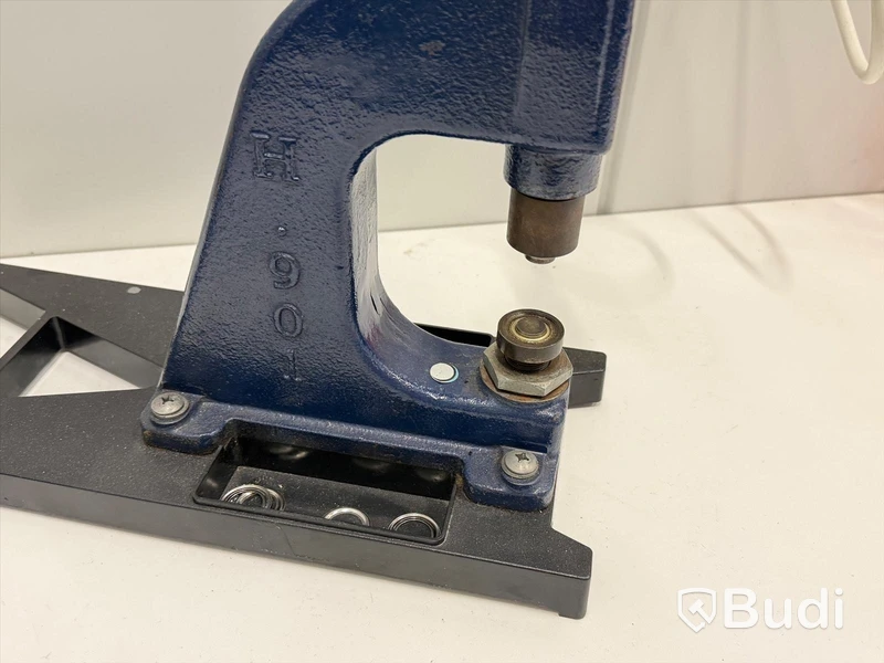 Handpressar, två stycken, bl.a. Hiker H901