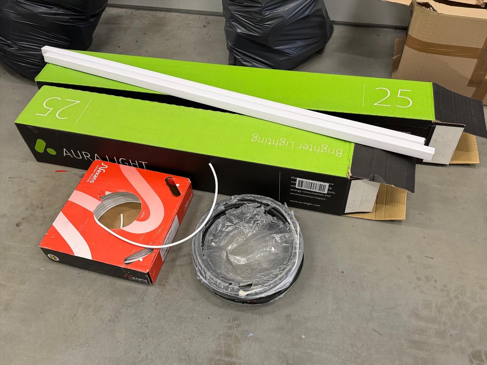 Parti ljusrör Aura Light, T8 Long Life samt elkabel