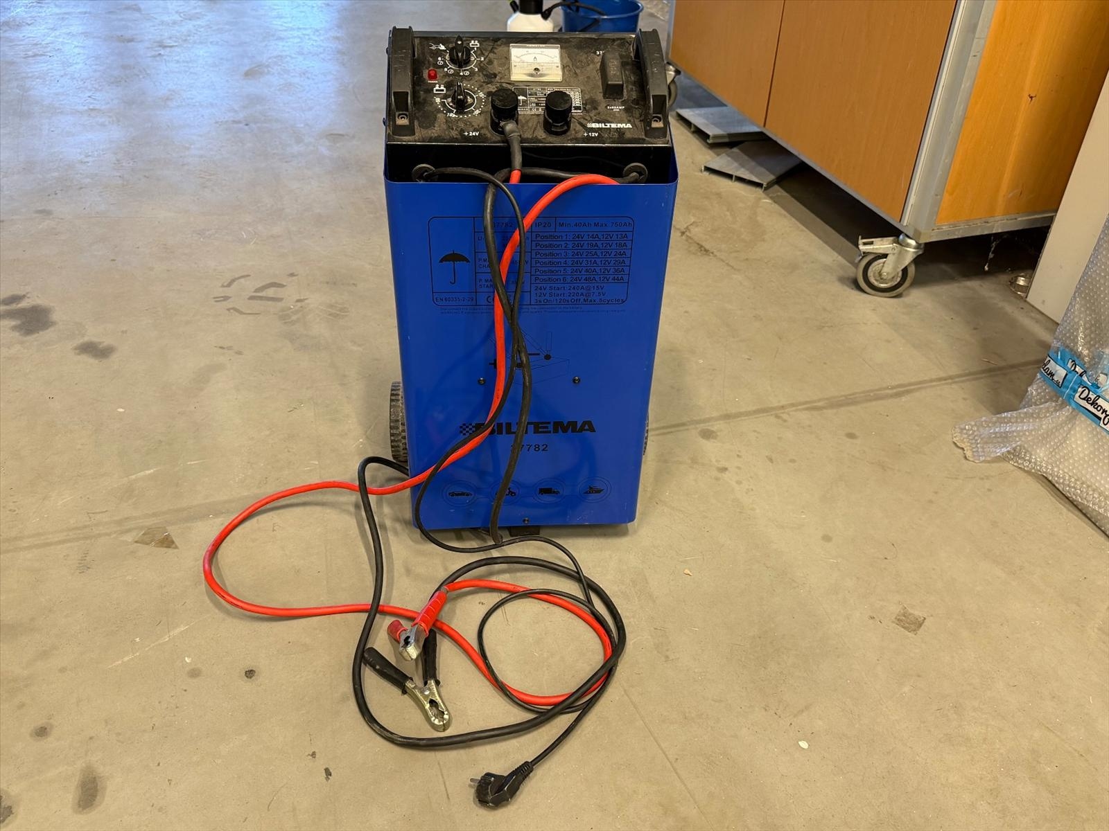 Batteriladdare, Biltema 01.30.530 B, 12/24 V