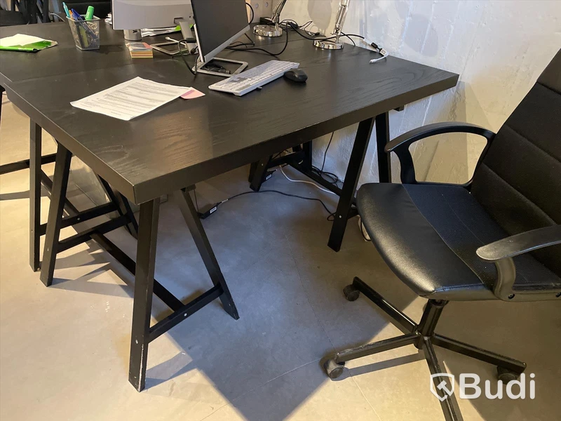 Skrivbord IKEA Tornliden med ben av bockar ca 75x155