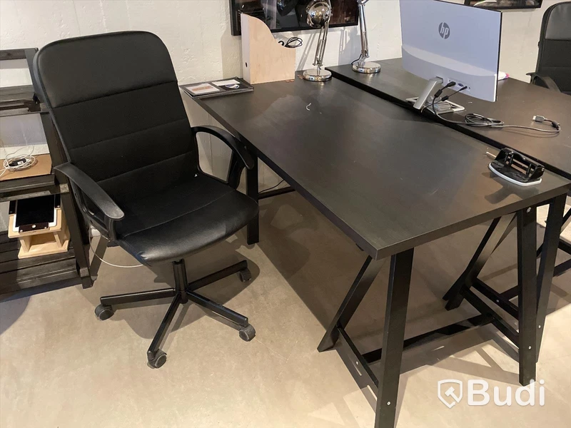 Skrivbordsstol IKEA Renberget + Skrivbord IKEA Tornliden med ben av bockar ca 75x155