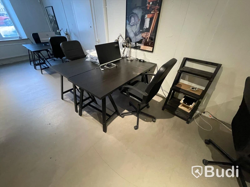 Skrivbordsstol IKEA Renberget + Skrivbord IKEA Tornliden med ben av bockar